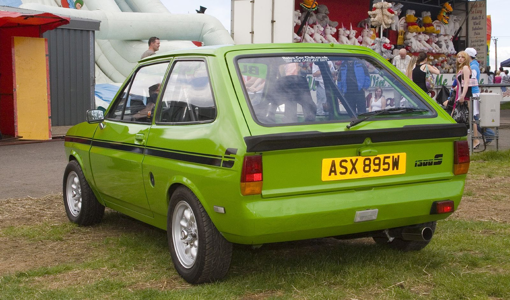 Green_Ford_Fiesta_MK1_-_rear.jpg